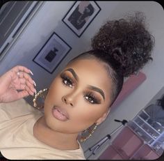 Accesorize Outfits, Maquillage Yeux Cut Crease, Birthday Makeup Looks, Natural Glam Makeup, Makeup For Black Skin, Brown Skin Makeup, Glam Makeup Look, Glamorous Makeup, Glamour Makeup