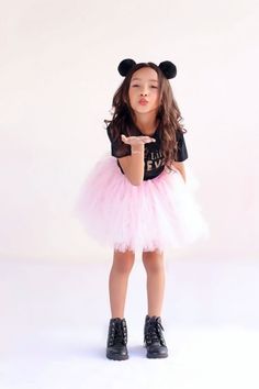 Child Model Photo Shoot, Kids Fashion Photoshoot Ideas, 7 Birthday Photoshoot Ideas, Little Birthday Girl Photoshooting, Girls Birthday Photoshooting Ideas, Girl Birthday Photoshooting, 12 Birthday Photoshoot Ideas, Birthday Photoshoot For Kids