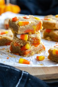 Nostalgia and aromatic browned butter combine in these irresistibly rich, soft and homey Candy Corn Blondies topped with festive, fresh candy corn sprinkles. Corn Butter, Burnt Sugar, Browned Butter, Chewy Candy, Baking Blog, Caramel Flavoring, Butter Cake, Halloween Recipes, Brown Butter