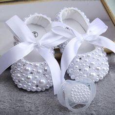 Pearl Ribbon Baby Shoes Set Pearl Ribbon, Ribbon Shoes, Pearl Shoes, Newborn Shoes, Custom Ribbon, Pearl Design, How To Make Shoes, Crib Shoes