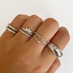 Diy Bracelet Designs, Silver Ring Set, Jewelry Accessories Ideas, Rings Jewelry Fashion, Classy Jewelry, Jewelry Lookbook, Stacked Jewelry, Pretty Bracelets