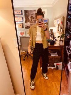 Dickie Shirt Outfit, Masc Tomboy Outfits, Preppy Nonbinary Outfits, Lesbian Spring Fashion, Fancy Gender Neutral Outfits, Masc Lesbian Spring Outfits, Gender Neutral Fits, Gay Masc Outfits, Lesbian Chic Fashion