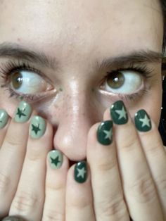 gemini | zodiac sign aesthetic 𐦍 Green Nail Inspo Short Nails, Green Nail Inspiration Short, Green Nail With Design, Easy Nail Art Stars, Fun Easy Nail Art, Nail Green Ideas, Gel Nail Designs Stars, Cavetown Inspired Nails, Trippy Short Nails