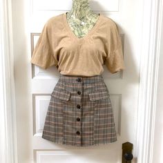 Nwt Urban Outfitters Size Small Mini Skirt Brown And Tan Plaid Light Academia. Flap Pockets! From Flat: Waist 14.5” Length In Front 16” 17” Length In Back. Plaid Pleated Mini Skirt, Button Front Mini Skirt, Urban Outfitters Skirt, Pleated Tennis Skirt, Wrap Mini Skirt, Tan Plaid, Floral Mini Skirt, Urban Outfitters Dress, Plaid Mini Skirt