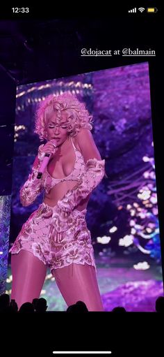 Preformance Outfits Doja Cat, Doja Cat Coachella 2022, Doja Cat Coachella Outfit, Celebrity Performance Outfits, Doja Cat On Stage, Celebrity Stage Outfits, Performance Outfit Aesthetic, Coachella Performance Outfits