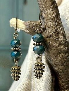 Adorable, Fall Bronze Pinecone Dangle Drop Earrings with Dark Green Matte Czech Glass Beads. Nickel Free, Bronze hooks. Czech Glass Beads For Jewelry Making, Boho Jewelry Earrings, Czech Beads Jewelry, Acorn Jewelry, Button Creations, Nature Fall, Bead Creations, Twisted Tree, Country Jewelry