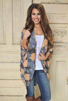 Would love to see a kimono Flower Cardigan, Estilo Country, Fall Winter Outfits, Kimonos, Look Fashion, Spring Summer Fashion, Autumn Winter Fashion, Spring Outfits, Dress To Impress