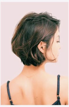 Deny Yourself, Lob Hairstyles, Graduated Bob Haircuts, Cute Short Hairstyles, 2020 Hairstyles, Graduated Bob, Short Hairstyles For Thick Hair, Hair Idea