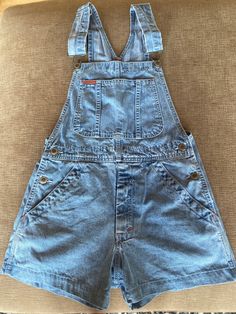 Ikeda shorteralls. Size xs. In good vintage condition. 11 inch short length from top of the pocket down. 15 inches across the waist. 10.5 inch rise. 16.5 inch across the hip from second button down across to the same button on the other side. Thrift List, Crazy Fashion, Short Overalls, 2024 Style, Wardrobe Pieces, Weird Fashion, Back To School Outfits, Really Cute Outfits, Dope Outfits