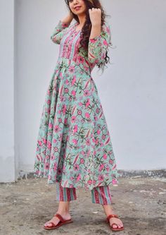 Floral Kurtis, Gathered Anarkali, Anarkali Kurta Set, Indian Kurti Designs, Designer Kurti Patterns