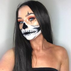 Face Drawing Halloween, Halloween Face Painting Ideas, Alien Halloween Makeup, Spooky Halloween Makeup, Halloween Face Painting, Halloween Makeup Hacks, Halloween Face Paint, Vampire Makeup Halloween, Face Painting Ideas