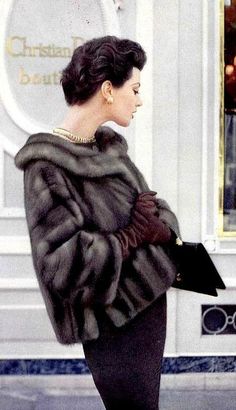 Fabulous Furs, Fur Coat Vintage, Dior Vintage, Fashion 1950s, Vintage Couture, Fashion Icons, Vintage Fur, Vintage Glam