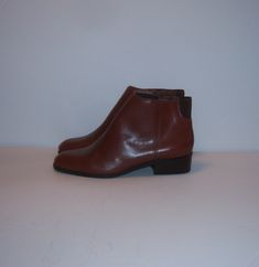 Vintage Unisa whiskey brown leather jodhpur or paddock boots. Excellent pre-owned condition. No rips, tears, holes, deep scratches, etc. Women's 9 MEDIUM. Side zip closures. Classic Brown Chelsea Boots Closed Toe, Classic Brown Closed Toe Chelsea Boots, Vintage Brown Leather Chelsea Boots, Vintage Brown Boots For Workwear, Paddock Boots, Espadrilles Shoes, Cardigan Sweater Jacket, Silk Jacket, Jodhpur