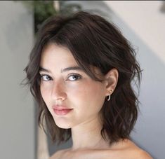 Bob Hairstyle Ideas, Trendy Hairstyle, Shot Hair Styles, Short Wavy Hair, Short Hair With Layers