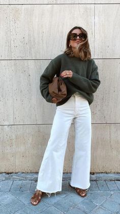 White Pants Outfit, Outfit Jeans, Wedding Guest Outfit Summer, Outfits Spring, Mode Inspo, Guest Outfit, Mom Outfits, Outfit Summer, Business Casual Outfits