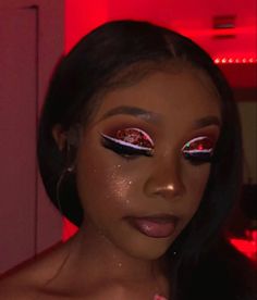 Christmas Photoshoot Makeup, Red Birthday Makeup, Christmas Simple Makeup, Bday Makeup, Make Up For Black Women, Christmas Makeup Looks