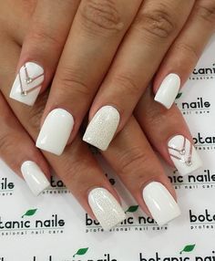 Got a romantic date? Or you’re going to prom or any of that formal events? This classy white nail art with naked chevron design accentuated with diamonds and a glittery nail is what you need for an overall elegant look. Nail Designs White, White Gel Nails, Tato Henna, Wedding Nails Glitter, Formal Nails, Her Nails, White Nail Art, White Nail Designs, Nail Art Wedding