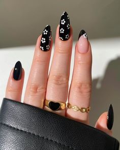 Do you want to decorate your nails in such a way that brings out the inner child in you? Here’s all the inspiration you can take from our list of vibey nails for college💅These nail art trends bring together different nail styles, designs, and colours that are perfect for the chilly season. check it out #nailswag#vibeynailsforcollege#almondshapenails#squarenailsdesings#roundnailsdesings#ovalnails#squovalnails#pointednails#whitenailsdesigns#pinknails#bluenails#greennails#blacknails#oldmoneynails#rednails#nailstips#ombrenails#marblenails#celestialnails#frenchnails#floralnails#auranails#coffinsnails#creamnails. College Nails, Paznokcie Hello Kitty, Nagel Tips, Smink Inspiration, Her Nails, Blue Nail, Cute Nail Art, Floral Nails