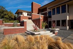 Natural stone, brick & neutral color Laguna Hills Prairie Style home exterior with native drought friendly landscaping. Color Home Exterior, Neutral Color Home, Terrace Landscaping, Prairie Style Home, Prairie Style Architecture, Terraced Landscaping, California Architecture, Outdoor Steps