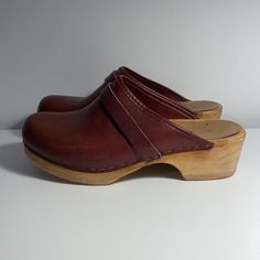 A Classic Pair Of 70s Swedish Wooden Clogs By Olof Daughters In Oxblood Leather, Featuring A Matching Leather Band, Authentic Hand-Carved Wooden Soles And Gum Soles. When I Bought These, The Rubber Soles Were Peeling Off- I Had Them Completely Resoled By A Cobbler, Which Cost $30, Which Is A Partial Factor In The Price- The New Soles Should Last For A Long Time! Labeled A Women's 9, But Please Consult Measurements To Ensure A Good Fit. Condition: Good Used Condition; Leather Is In Great Shape An Kalso Earth Shoes Vintage, 70s Shoes Women, Swedish Clogs Outfit, 70s Clogs, 70s Shoes, Vintage Clogs, 80s Shoes, Chinese Shoes, Clogs Outfit