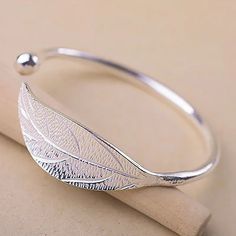 44150900555991 Silver Bracelet Designs, قلادات متدلية, Silver Leaf Bracelet, Silver Bracelets For Women, Leaf Bracelet, Rings Gold, Leaf Jewelry, Bangle Bracelets With Charms, Christmas Gift Jewelry