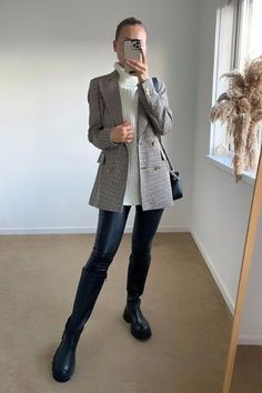 23 Chic Fall Work Outfits & Business Casual Outfits for Autumn Casual Outfits For Autumn, Fall Outfits Work, Fall Work Outfits For Women, Work Outfits Business Casual, Outfits For Autumn, Fall Business Casual Outfits, Chic Office Outfit