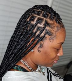 braids knotless box hairstyles styles hair choose board Box Braids Tutorial, Kanekalon Braiding Hair, Jumbo Box Braids, Knot Braid, Braids Hairstyles Pictures, Box Braids Styling