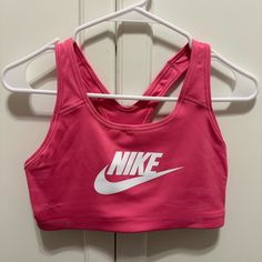 Size Medium Spring Athleisure Sports Bra For Sports Events, Spring Athleisure Activewear For Sports Events, Pink Letter Print Activewear For Sports, Summer Sporty Activewear With Logo Print, Sporty Summer Activewear With Logo Print, Spring Sportswear For Light Sports, Spring Sporty Activewear For Light Sports, Sporty Spring Activewear For Light Sports, Sporty Activewear For Light Sports In Spring