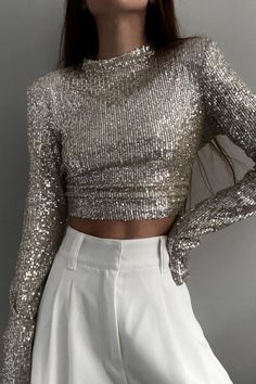 Elegantes Party Outfit, Chique Outfit, Fest Outfits, Taylor Swift Tour Outfits, Nye Outfits, Chique Outfits, New Years Outfit, Sequin Crop Top, Eve Outfit