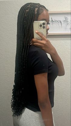 Not Less Hairstyles, Hairstyles Braids With Curls At The End, Cute Braids Medium Length Hair, Black Knotless Braids With Curls At The End, 40 Inch Knotless Braids, Waist Knotless Braids, Homecoming Box Braids, Side Part Medium Knotless Braids, Box Braids Ideas Medium