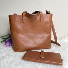 Madewell The Zip-Top Transport Crossbody Bag Included The Post Wallet Brown Leather Color English Saddle Zip Closure. Interior Pocket. 3 1/2" Handle Drop. 20 7/8" (At Shortest) To 22 7/8" (At Longest) Crossbody Drop. Adjustable Removable Strap Preowned With Some Signs Of Wear. Overall Gorgeous Bag - Please See Pictures Wallet - Tons Of Pockets, But With A Slimmer Tab Closure An Exterior Pocket. Made Of Semi Vegetable-Tanned Leather With A Softly Worn Waxed Finish. Madewell Bags, English Saddle, Gorgeous Bags, Vegetable Tanned Leather, Zip Top, Saddle, Madewell, Bags Handbags, Brown Leather