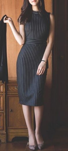 Pinterest: ashliwankhanobi ❀ Women Club Dresses, Striped Bodycon Dress, Dresses Style, Elegante Casual, Outfit Casual, Trendy Dresses, Asian Fashion