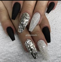 Nail Art Ideas For Winter, Snow Nail Art, Nail Art Design 2023, Nye Nails, New Years Nails, New Years Eve Nails, Matte Nails Design, Designs Nail, Sparkle Nails