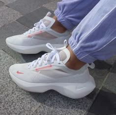 Nike Vista Lite, Fancy Heels, Sneaker Nike, Trendy Shoes Sneakers, Cute Shoes Heels, Adidas Sneakers Women, Nike Fashion, Women Men Shoes, Comfy Shoes