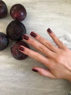 Nail Inspo Dark Colours, Plum Colour Nails, Dark Solid Color Nails, Red Plum Nails, Berry Purple Nails, Dark Plum Aesthetic, Dark Red Purple Nails, Deep Color Nails, Sade Aesthetic Nails