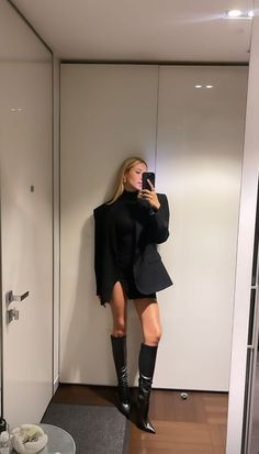 #black #style #nigt #pin #page #fyp Christmas Dinner Outfits, Outfit Botas, September Fashion, Fiesta Outfit, Glam Outfit, New Years Eve Outfits, Fashion Victim