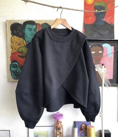 Unique Hoodies Design, Crear Ropa Ideas, Color Block Clothes, Architectural Clothing, Unique Sweatshirts, Unisex Garments, Diy Vetement, Diy Blouse