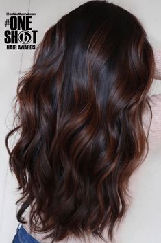 Party Tips And Tricks, Dark Chocolate Hair, Black Hair Balayage, Brown Hair Looks, Brunette Hair With Highlights, Chocolate Hair, Party Tips, Dark Hair With Highlights, Brunette Balayage Hair