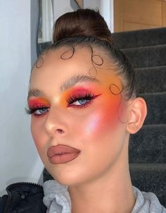 Top 15 Stunning Euphoria Makeup Looks That Redefine Glamour 15 Makeup Looks, Pride Looks, Euphoria Makeup Looks, Interesting Makeup, Scarecrow Makeup