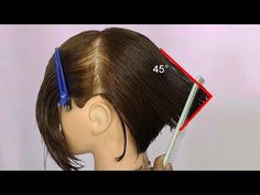 How To Cut A Bob Step By Step, Diy Haircut Layers, Degree Haircut, Curly Bob Haircut, Bob Haircut Tutorial, Bob Pendek, Haircut Layers, Self Haircut, Women's Haircuts