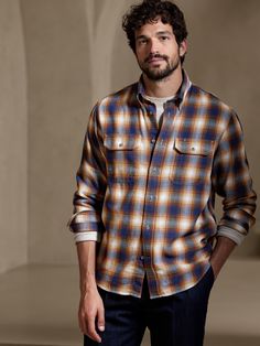 A festive addition to your holiday attire, don this sumptuously soft flannel for every special occasion as a lavish organic cotton fabrication envelops you in seasonal cheer.  ORGANIC: Made with certified, organically grown cotton that's easier on th Mens Fashion 40 Year Old, 40 Year Old Man, Christmas Outfit Men, Paul Kelly, Dress Man, Holiday Attire, Plaid Shirts, Plaid Shirt Men, Orange Plaid