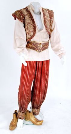 Aladdin Costume Mens, Egyptian Outfit Male, Aladdin Costume Diy, Aladdin Outfit, Aladdin Wedding Theme, Arabian Costumes, Aladdin Cosplay, Egyptian Outfit, Aladdin Broadway