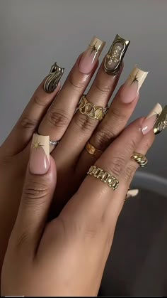 Arabian Nails Design, Mixed Metals Nails, Nail Inspo Trendy Fall, Baddie Acrylic Nails Designs, Drip Nails, Colored Acrylic Nails, Girly Acrylic Nails, Short Square Acrylic Nails