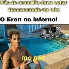 a man sitting in front of a swimming pool with the caption saying, fas do enerlie deve estar descanndo no ceu