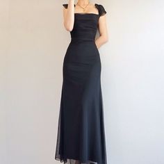 Night Dress Outfit, Winter Clean Girl, Dress Outfit Aesthetic, Black Dress Women, Fashion Hairstyles, Clean Girl Aesthetic, Prom Dress Inspiration, Pretty Prom Dresses, Prom Outfits