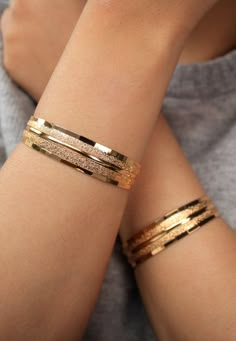 Fancy Bangles Gold, Bangles Design Gold, Gold Bracelet For Women Classy, Simple Gold Bracelet, Gold Bracelet Designs, Gold Bracelet Design, Posh Dresses