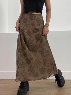 Looks Rihanna, Brown Maxi Skirts, Skirt Aesthetic, Grunge Skirt, Mesh Maxi Skirt, Style College, Floral Print Maxi Skirt