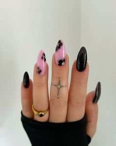 Manicure Ideas Almond Shape, Cute Black Nail Ideas, Edgy Fall Nails, Black Nail Art Ideas, Long Black Nails, Paznokcie Hello Kitty, Nail Types, Elegant Minimalism, Nail Painting