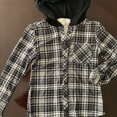 Super Soft Black & White Plaid Flannel Hooded Girls Shirt Size 7/8 With Optional Roll Up Tab Sleeves. Nwot Plaid Tops For School In Fall, Black Tops For School In Fall, Cotton Hooded Top For School, Hooded Cotton School Tops, Hooded Cotton Top For School, Casual Long Sleeve Tops For School, Black Cotton Top For School, Black Casual School Tops, Casual Black Tops For School