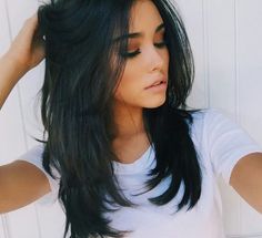 lots of layers! Tuns Bob Lung, Haircuts For Long Hair With Layers, Long Layered Haircuts, Shoulder Length Hair Cuts, Haircuts For Medium Hair, Short Hairstyle, Haircuts For Long Hair, Hair Updo